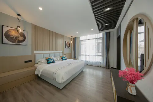 Yuanmou Yuanxing Business Theme Hotel