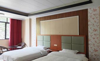 Yinjiang Muhuangyuquan Business Hotel