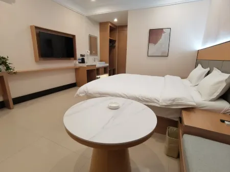 Linquan Tongda Hotel Отели рядом со станцией Linquan Railway Station