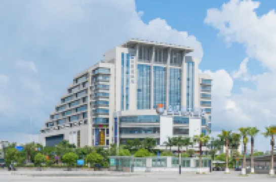 Gold Silver Dragon Hotel Hotels near Haikoudong Railway Station