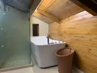 Shizhu Bushe Jidong Water B&B