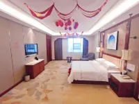 Huarui Mingzhu Hotel Hotels near Dongting Lake Tourism and Resorts Zone
