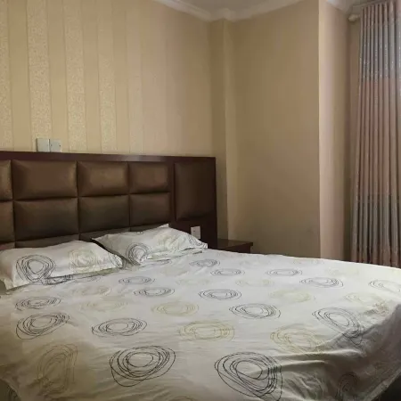 Pinghu Yinjiang Hotel