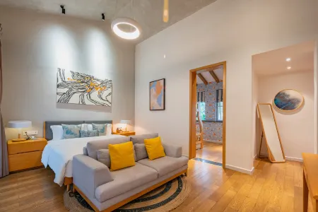 Huasu Boutique Hostel Отели в г. Мяньчжу