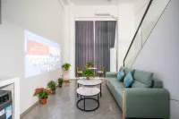 Huzhou Yiyunge Homestay (Nanxun Ancient Town Wuyue Plaza Branch) - Condos