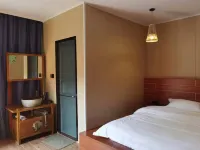 Lianshan Oujia Terraces and Jushanshe Hotels in Lianshan