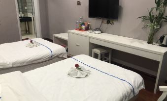 Neixiang Liyuan Theme Hotel