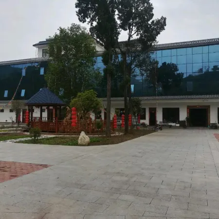 Baotianman Shanshui Inn