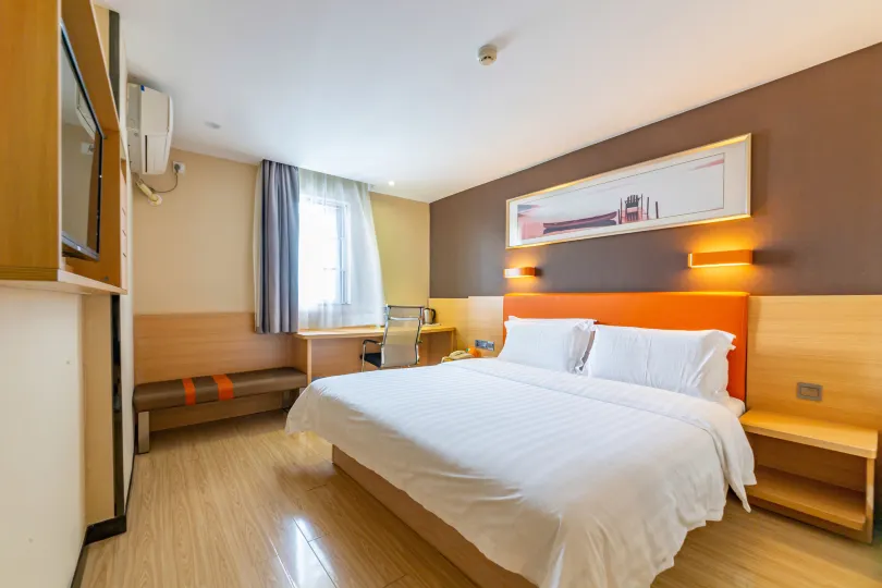 7 Days Premium Hotel (Haikou Riyue Square Duty Free Shop Wuzhishan Road Branch)