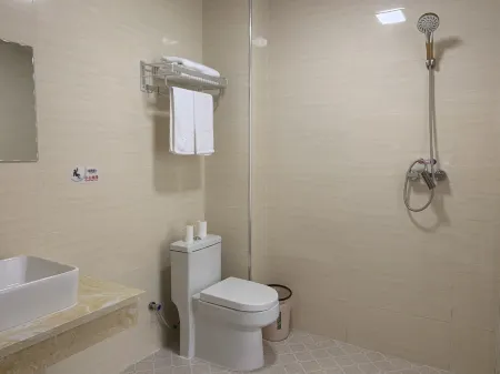 Luotian Shuikou Manor Отели рядом с достопримечательностью «Qingtaiguan Sceneic Area»