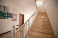 Yimen Yijia Holiday Inn