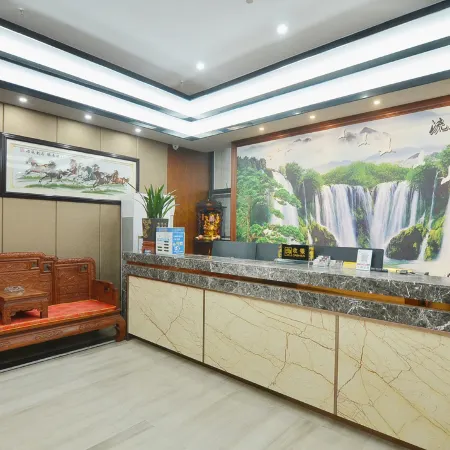Lujiang County Hung Chun Garden Business Hotel