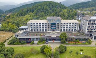 Jindaoxia Liangjiang Holiday Hotel - Hizvo