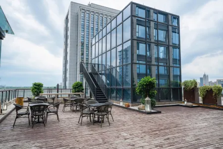 Milan Junyi Hotel Отели рядом с достопримечательностью «Ancestral Temple of the Southern Confucius Clan»