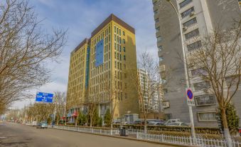 Atour Hotel (Zhangjiakou High-speed Rail Station) - Housity