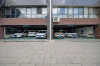Fengrongxuan Hotel - parking