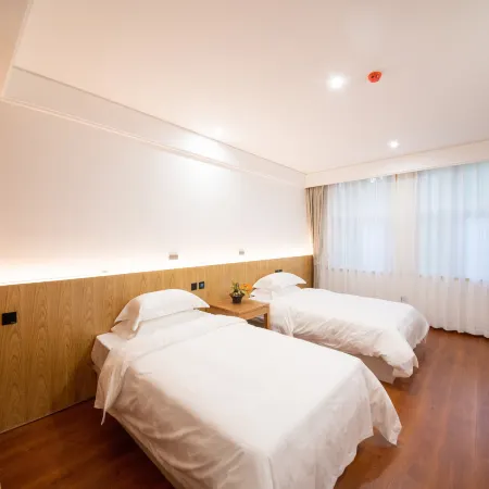 Liuba Zibai Kangyang Hotel