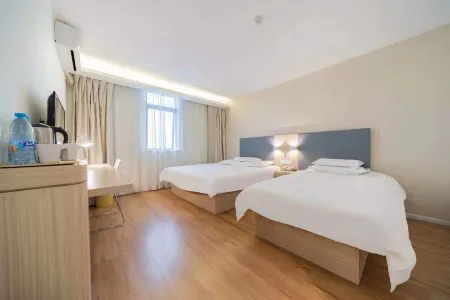 Wanyue Hotel (Shanghai Zhoupu Wanda Plaza) Отели рядом с достопримечательностью «Shanghai Graduate School of China University of Technology»