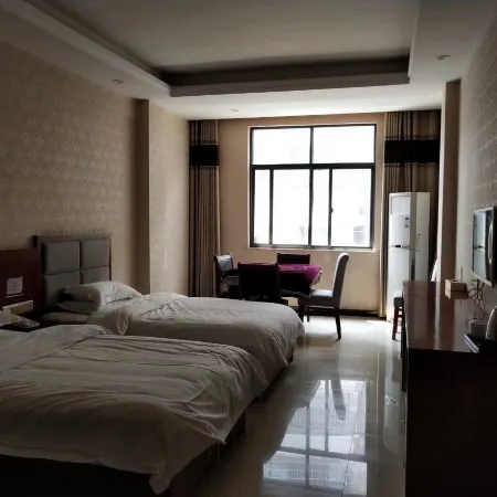 Yifeng Hongteng Business Hotel
