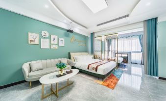 Yunshang Cinema Boutique Apartment (Wuhan Jianghan Road Subway Station)