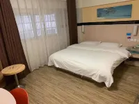 City Hotel (Longzhou Plaza Branch)