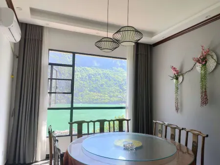 Lanxi Guyu Guesthouse Отели рядом с достопримечательностью «Tribe of the Three Gorges»