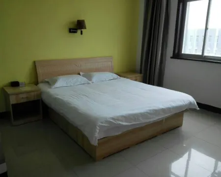 Suning Ronghui Business Hotel فنادق في سونينغ