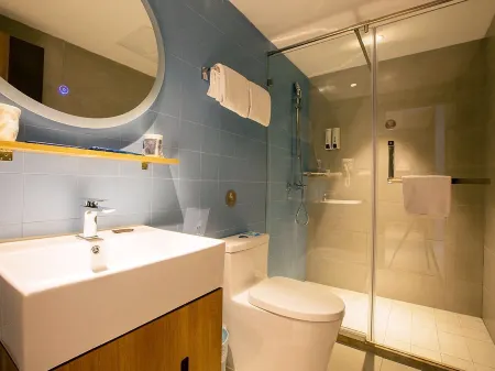 Homeinn · neo (Suqian Xihu Road Bus Station) Отели рядом с достопримечательностью «Suqian University»