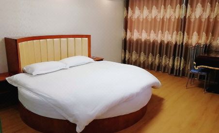 Silver Lake Hotel - Housity