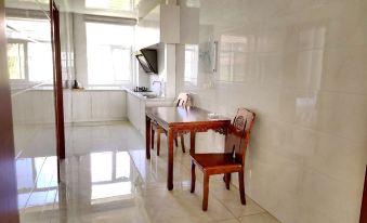 Urad Zhongqi Huawen Business Hotel