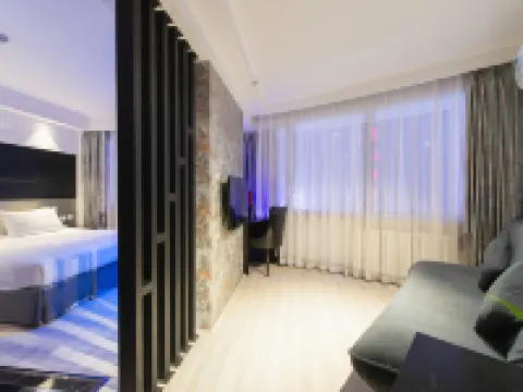 Watermelon Hotel (Dalian Zhongshan Square Railway Station Store) Hotels in Dalian