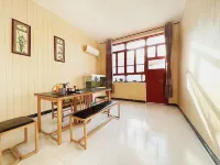 Xiongxian Fuchuntang Homestay (Xiongzhou Road) - parking