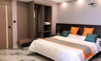 Konggu Designer Youranju Apartment (Yuzhong University of Finance and Economics Shop)