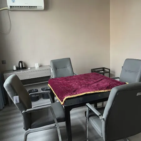 Yingcheng Jidun Business Hotel