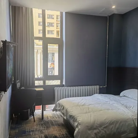 Blue Liveable Inn