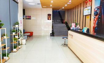 Yiyi Chain Hotel (Dongxing Branch, Xiangjiang South Road, Hengyang)