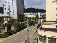 Gaoxifeng Hotel Luxi - parking