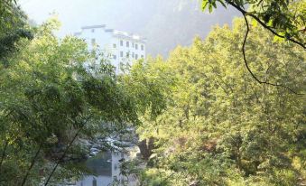 Jixi Ancient Road Home Inn