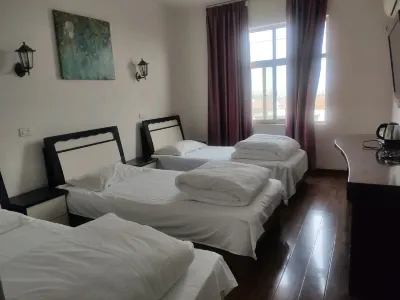 Jiaozuo Lingshanju Hotel (Jiaozuo Film City) Hotel dekat Jiaozuo Movie Town