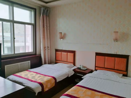 Yulin Mandarin Duck Lake Business Hotel