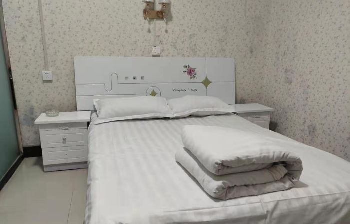 Xinxiang County Friendship Hotel
