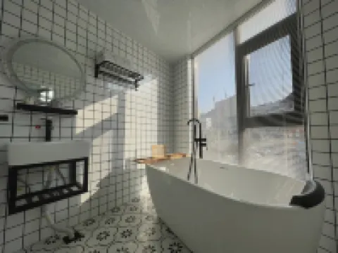 Tongren Mo Landi Concept Hotel (Chuandong University Town Branch)