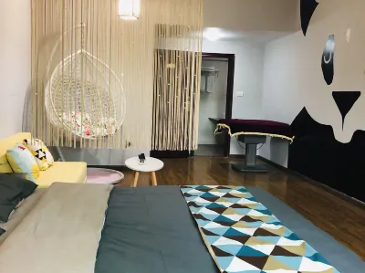 Shizhu County Xiongzhichu Panda Theme Hotel Hotel dekat Huangshui National Forest Park