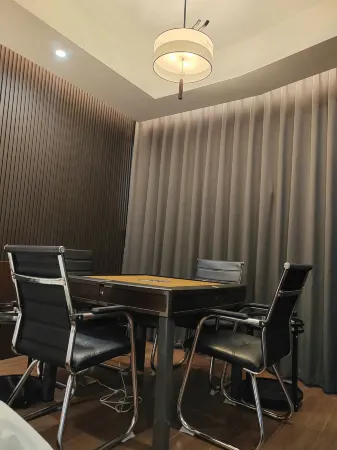 Rongyue E-sports Hotel Отели рядом с достопримечательностью «Biancheng Park»