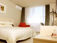 Jinjiang Inn (Zhangbei Grassland Tianlu Xinghe West Road Hotel) Hotels near Wanren Commercial Building (Yongchun South Street Branch)