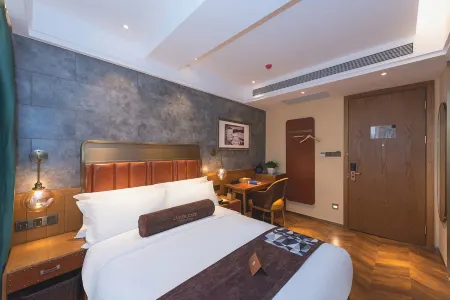 James Joyce Coffetel (Beijing National Convention Center Bird Nest Branch) Отели рядом с достопримечательностью «Linglong Tower»