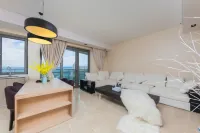 Yuebai Seaview Holiday Beauty