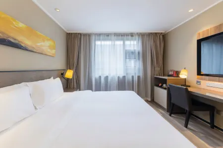 Homeinn Plus Hotel (Nanchang Gaoxin Torch Plaza Subway Station) Отели рядом с достопримечательностью «Yuweizhou Park»