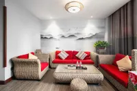 24° North Latitude Theme Hotel - balcony