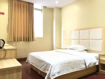Guangzhou Business Hotel (Shangxiajiu Pedestrian Street Changshou Road Subway Station Branch)